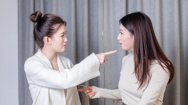 明年不要回来了！大嫂诉苦过年花了八千多还累个半死，谁心疼我