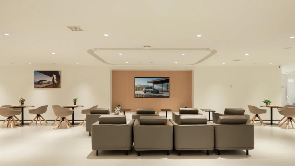 换芯换电都是免费，极氪为什么这次给老车主更换系统选择收费？