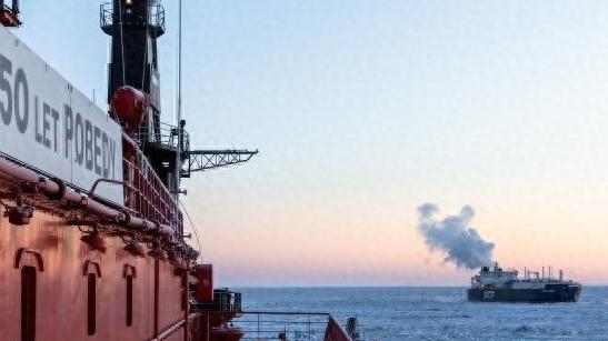 法国强势扣押“俄罗斯油轮”后，第一时间选择投降？再次惨遭打脸