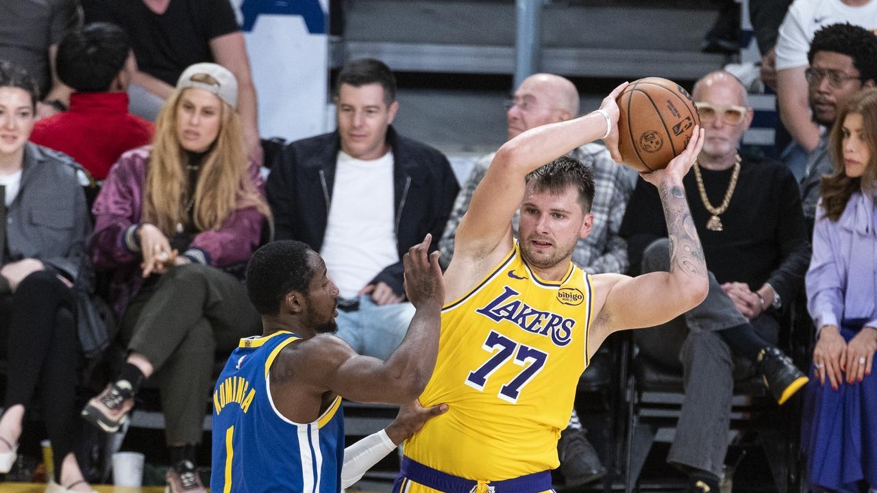 杨毅：一场揭幕战，能暴露湖人多少问题？