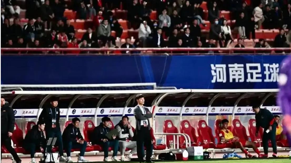 中超史上命最硬的教练下课，他挤掉两任老总帅位稳如泰山，他是谁？