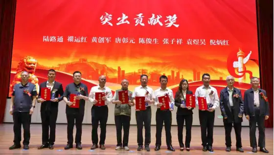 “双百展”玉林站隆重开幕“国防教育大讲堂”感人至深