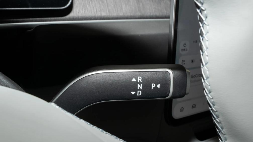 换电服务为主，智能化续航均有保障，蔚来ES6除了贵没啥缺点？