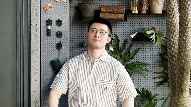 小广是那种帅得令人窒息的男人，竟然藏着无法言说的深厚情感