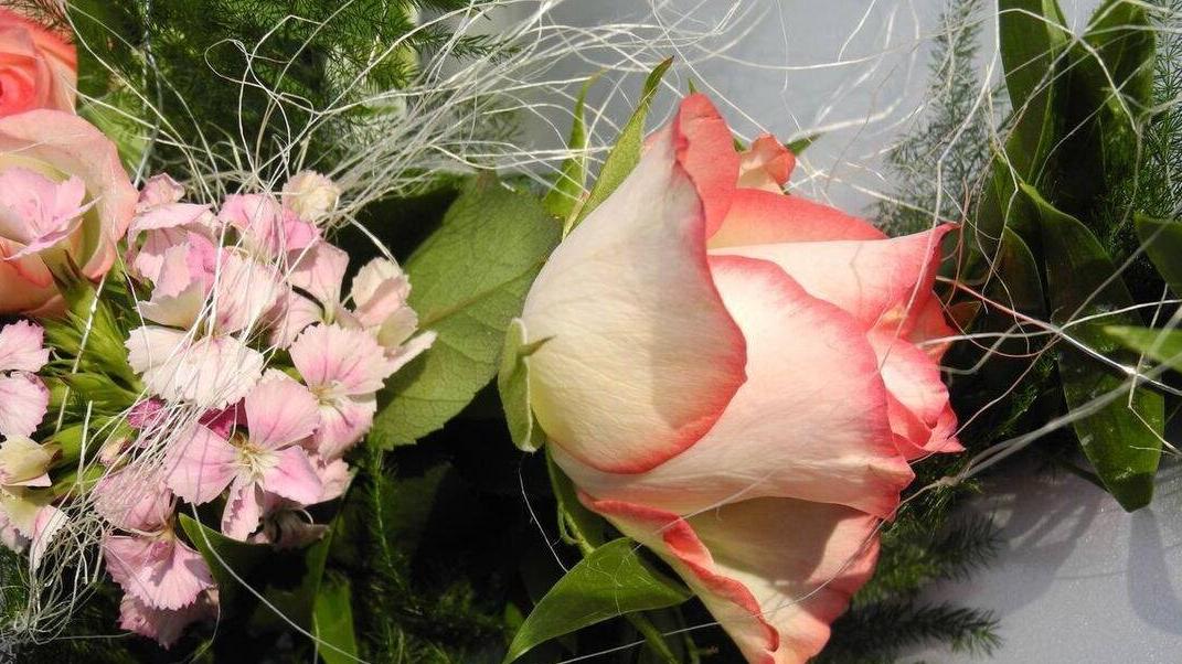 一个中年女人爱上你，多半是找到了3种感觉