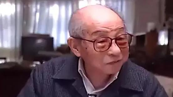 1985年，蒋经国宴请张学良，留下的一张合影，3年后去世！