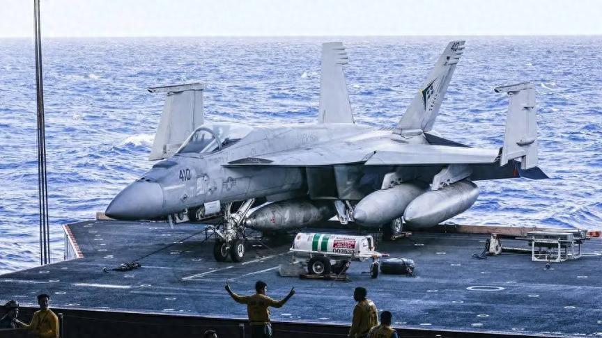 美军南海出丑不到24小时，解放军落下关键子，这三重深意藏不住