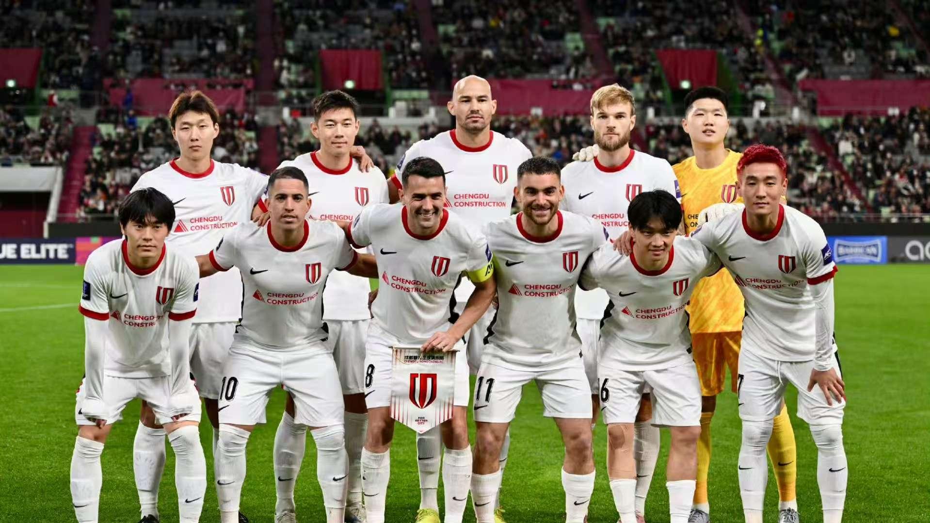 韦世豪暗讽某队？言论情商低？球迷：和上海名记的观点，背道而驰