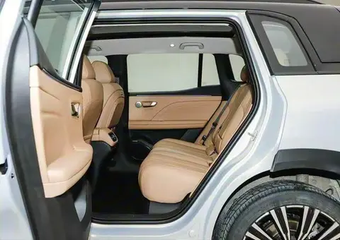 新车| 10.48万起实地探AION i60纯电版：国民大五座SUV上市全解析