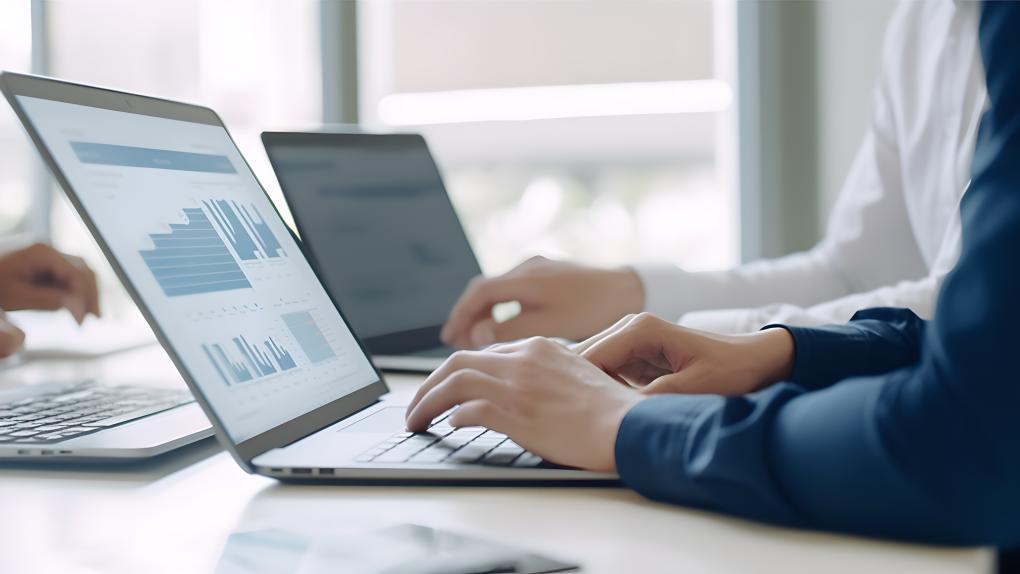 告别排版焦虑！2025年6款公众号编辑器实测，这款AI工具惊艳全场