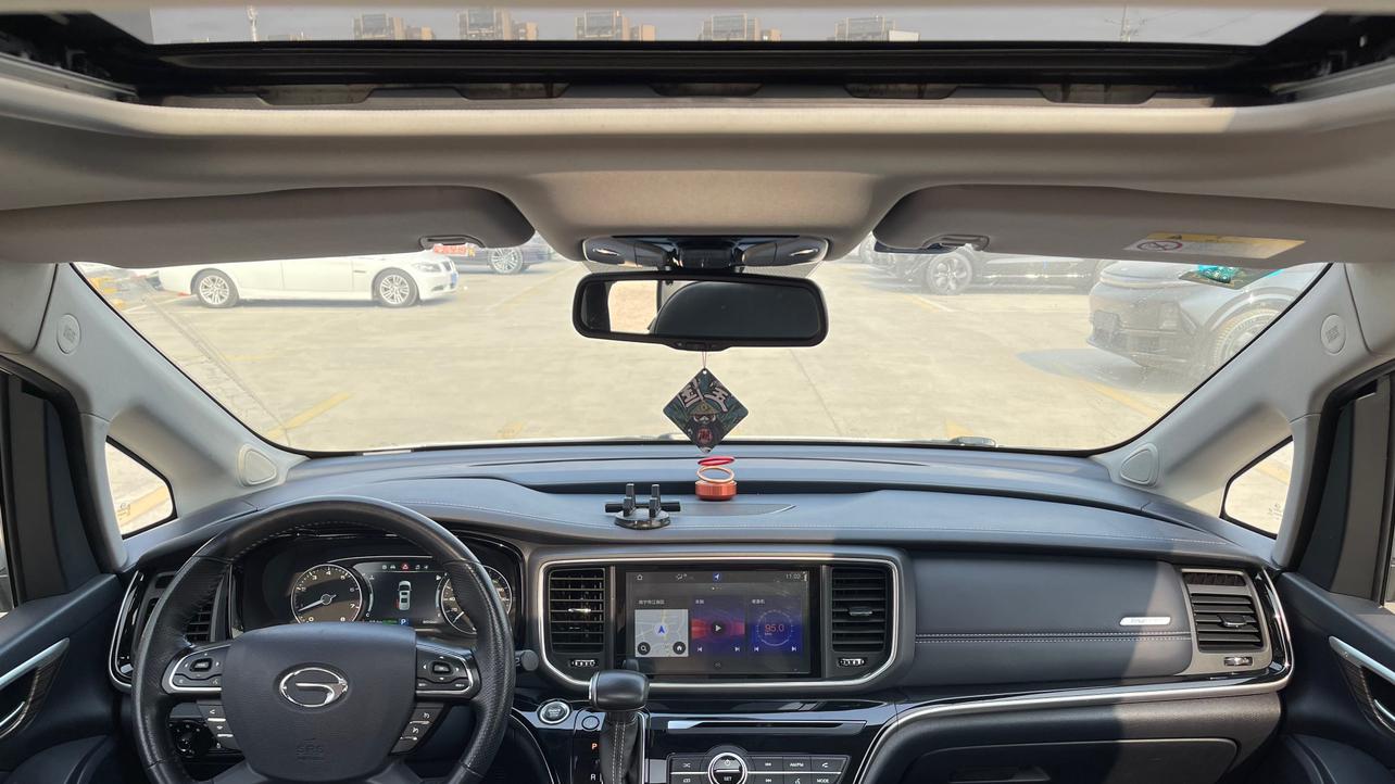 家用商务皆宜！2020款传祺M8一手准新车，10万出头开回家