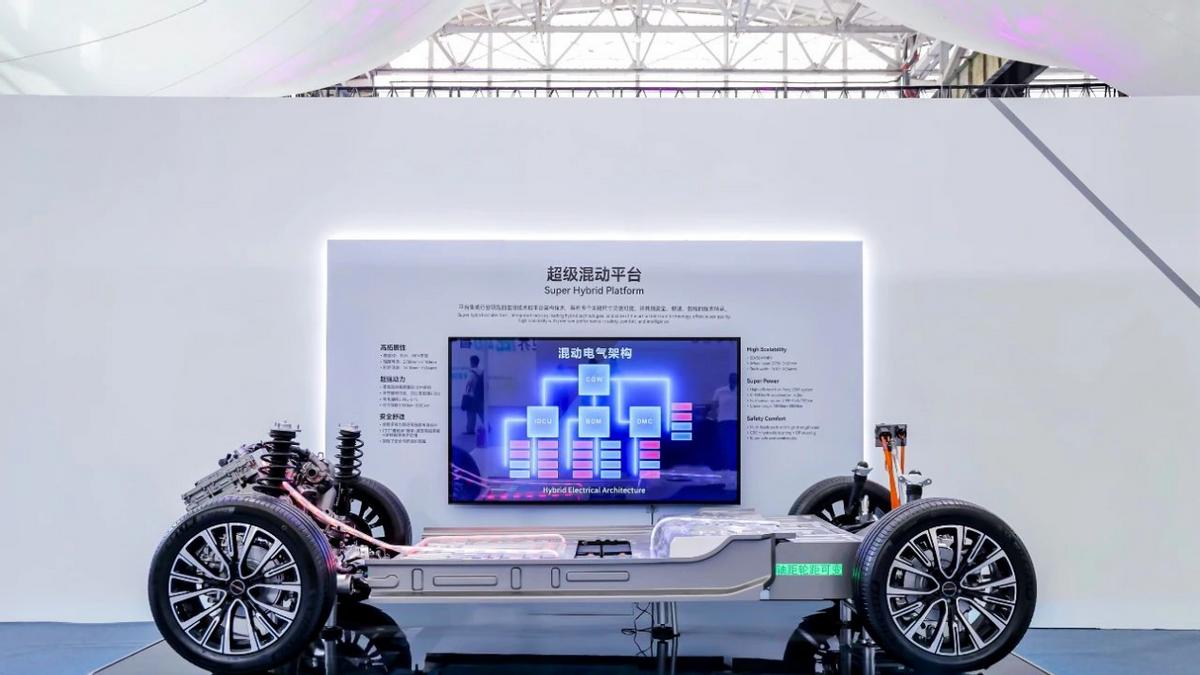39款混动车2025上阵，奇瑞混动之夜召开，全球混动迎中国话事人？