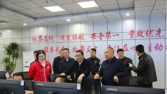 榆林市公安局副局长史克兢到延长石油定边厂调研平安油田建设工作