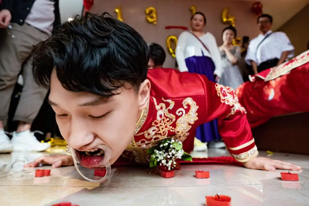 全面取消婚礼与婚假，废止大操大办陋习