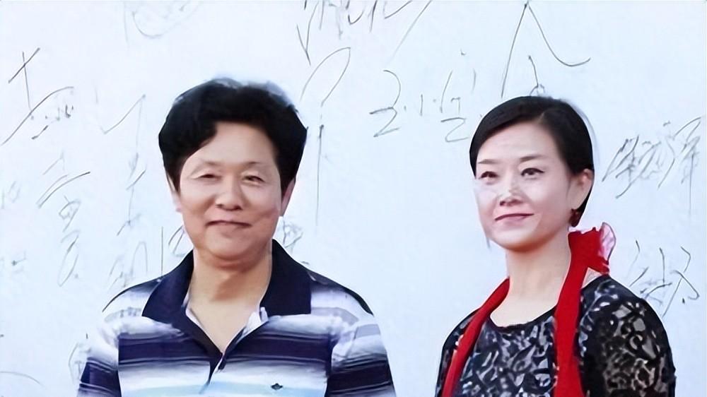 春晚舞台的传奇歌后，隐退后的幸福生活：宋祖英的选择