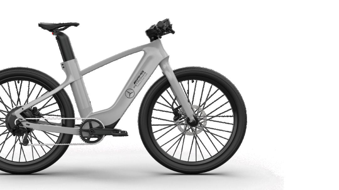 梅赛德斯-奔驰发布新款电动自行车E-bike 配备智能功能、大显示屏和智能头盔