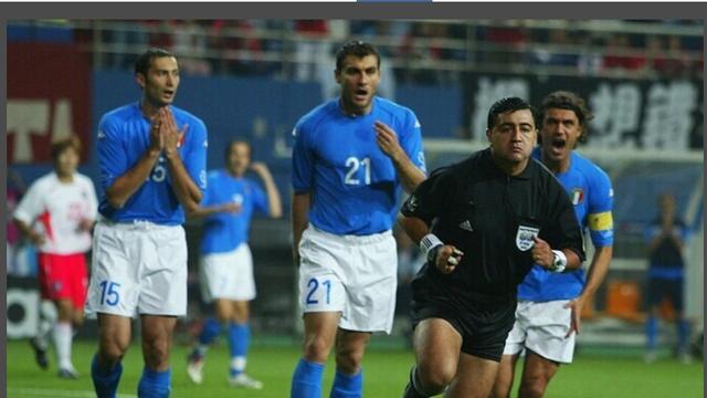 "败给"宿敌韩国意外止步16强，前意大利国脚维埃里回忆2002世界杯