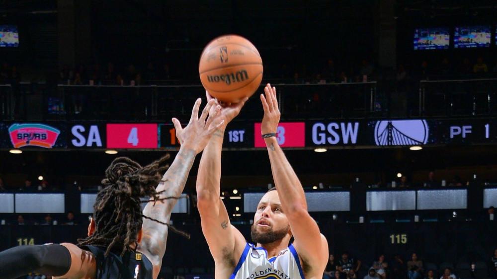 勇士重压之下爆发！16分逆转马刺拒绝三连败 库里巴特勒合砍74分