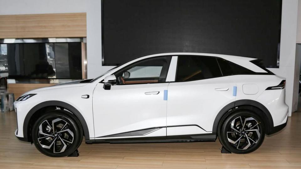 都搭载华为乾崑，全新深蓝S07对标尚界H5，谁才是15万级家用王？