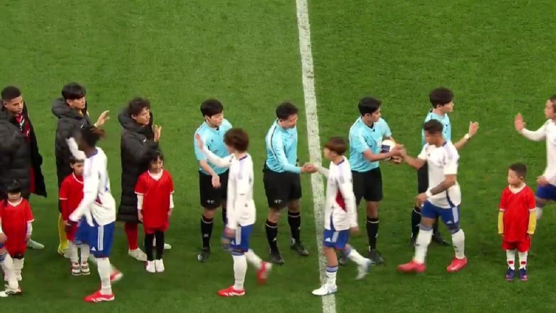 海港队在亚冠精英赛八分之一决赛首回合的比赛中表现得像个没睡醒的人