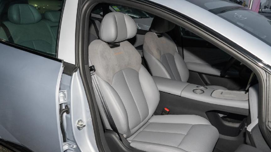 如果这台车都卖不好，那日产品牌今后的路就难走了！