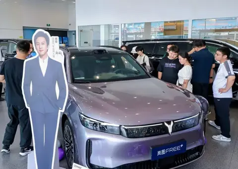 狂揽订单！岚图FREE+客流涨210%单店售60台，华为智驾成吸客王牌.