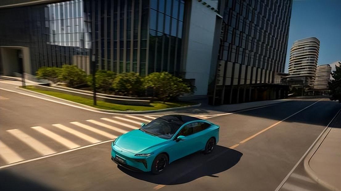 东风奕派eπ007+预售开启，14.99万起的智美超能轿跑有多能打？