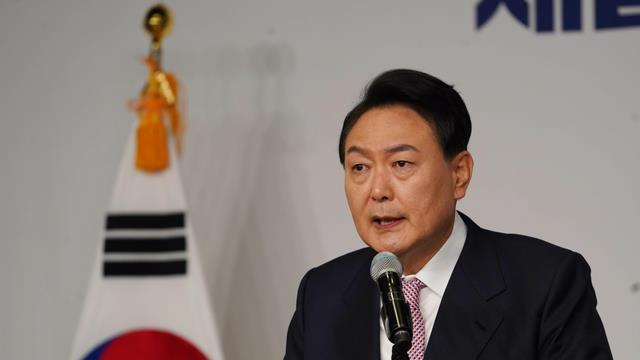 最后9天决战，李在明民调暴跌，一匹黑马杀出，韩国大选有新变数