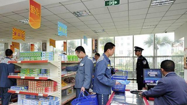 服刑人员在监狱可以做些什么事情？