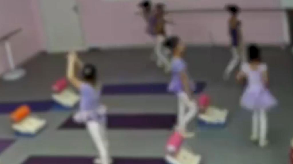 痛心七年！湖北6岁女孩舞蹈班下腰致瘫, 家长至今未获一句道歉