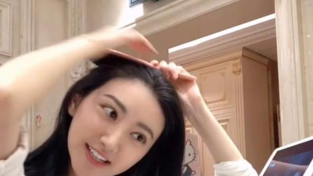 景甜直播状态超好，生图直出也美到发光！