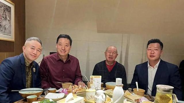 上骗中央，下骗百姓，三回入狱，从首富到首骗，把他吹的太神了！