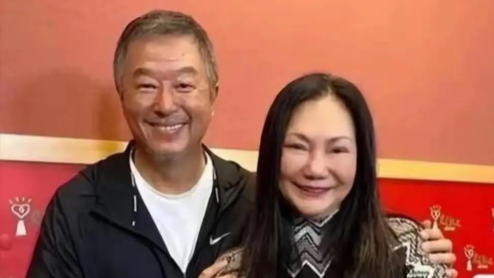 台媒爆，汪小菲五月婚礼不延期！S妈再发文硬刚！我一定会挺过去
