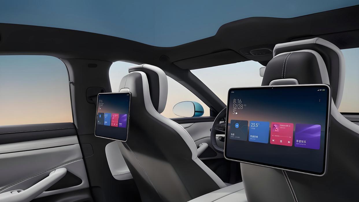 小米SUV实车亮相，车长5米重2.4吨，功率508千瓦，续航里程770km