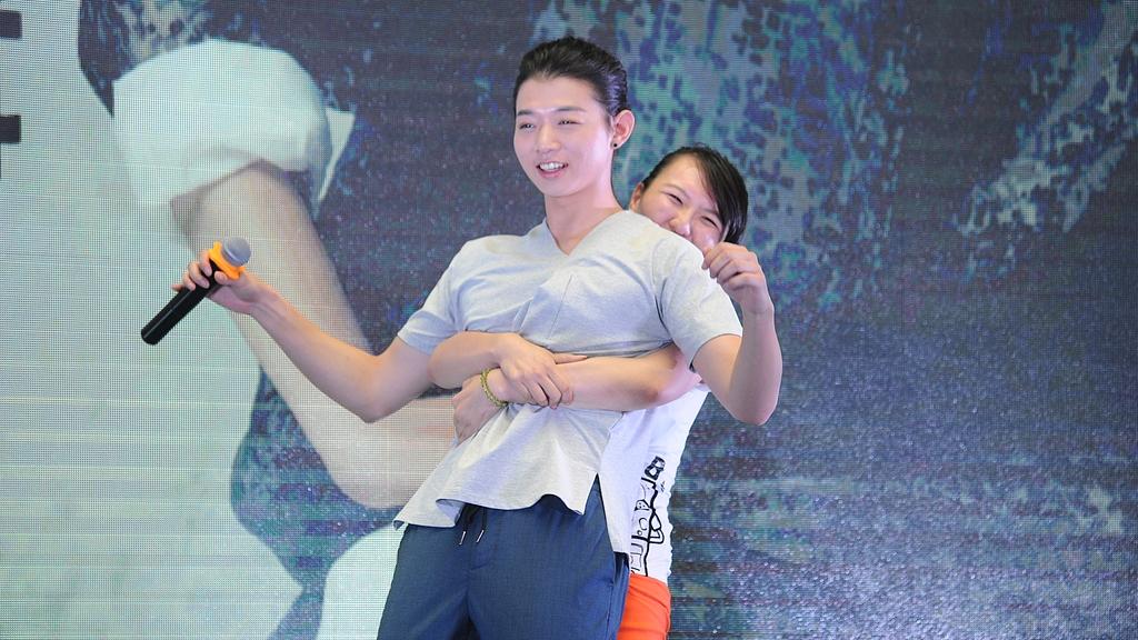 霍尊复出，特意穿了马面裙，他是古风歌手天花板