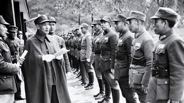 东北野战军最危险时刻，蒋校长下的一道命令，帮了林帅大忙