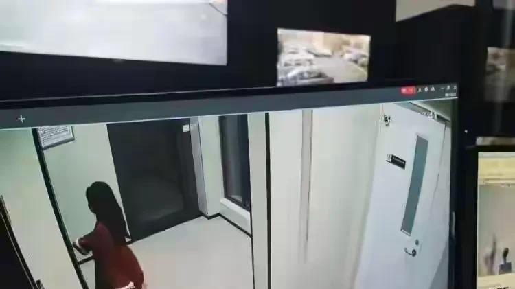 消失的微笑：深夜地铁，她去了哪里？真相尚待揭晓