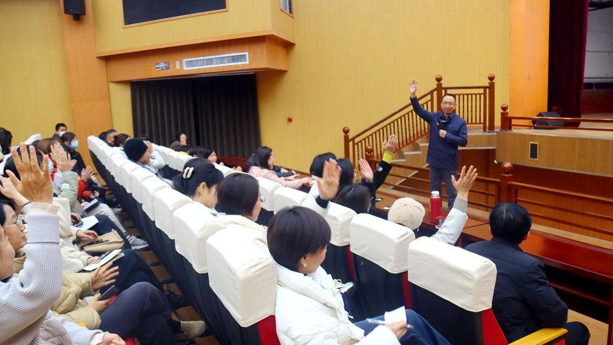 蒲城县总工会成功举办职工家庭教育公益大讲堂