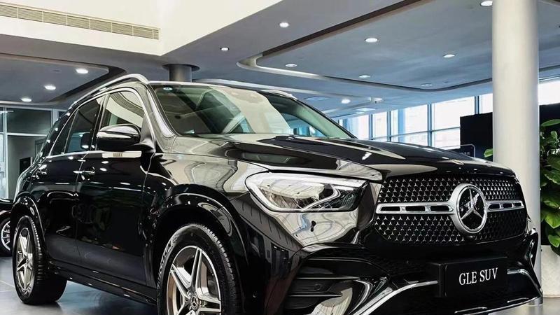 百万奔驰三包期内出故障，厂家“外力说”拒保引争议