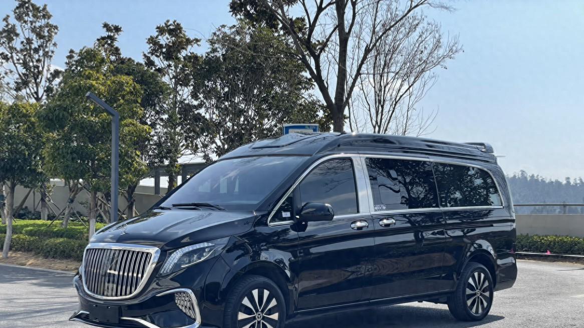 2024款奔驰威霆商务版：7座大空间，宜商宜家出行优选！