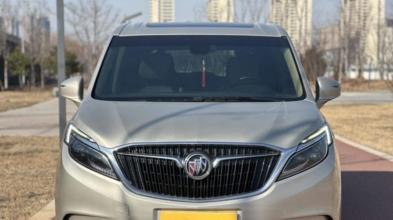 商务接待好选择，12万出头拿下2017款别克GL8旗舰型一手车