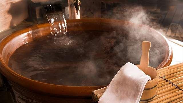 热水澡竟致命？警惕浴中潜藏的多重危机！