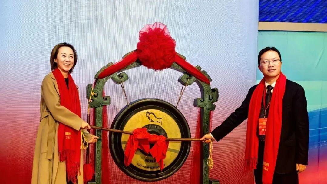 从两台单晶炉到千亿市值，众为投出一个半导体IPO