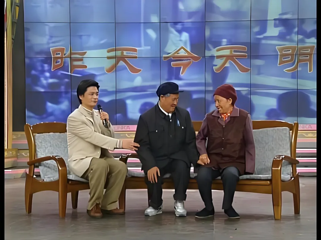 白云黑土，笑声里的中国年！