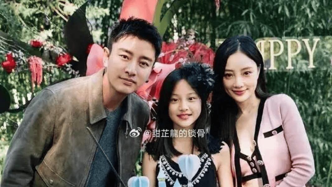 贾乃亮晒照为甜馨庆生，网友：这父女俩太有爱啦！