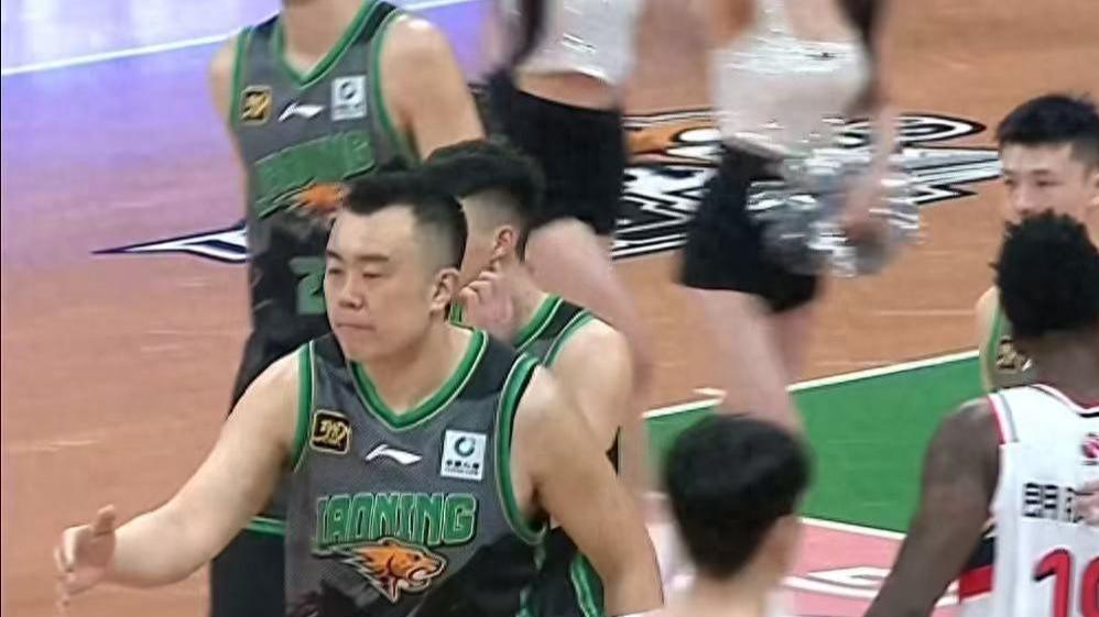 ​辽宁男篮大胜广州，季后赛冠军悬念，杨鸣战术能否笑到最后？