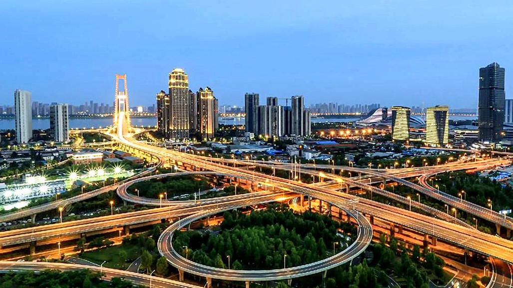 武汉的高架路里程排全国前两名，武汉为何要建设那么多的高架路呢