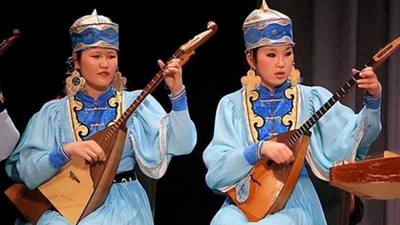 草原天籁：冬不拉的艺术传承与文化魅力