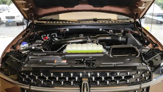 全新林肯领航员，造型动感时尚，搭载3.5L+V6引擎，仅售125.8万起