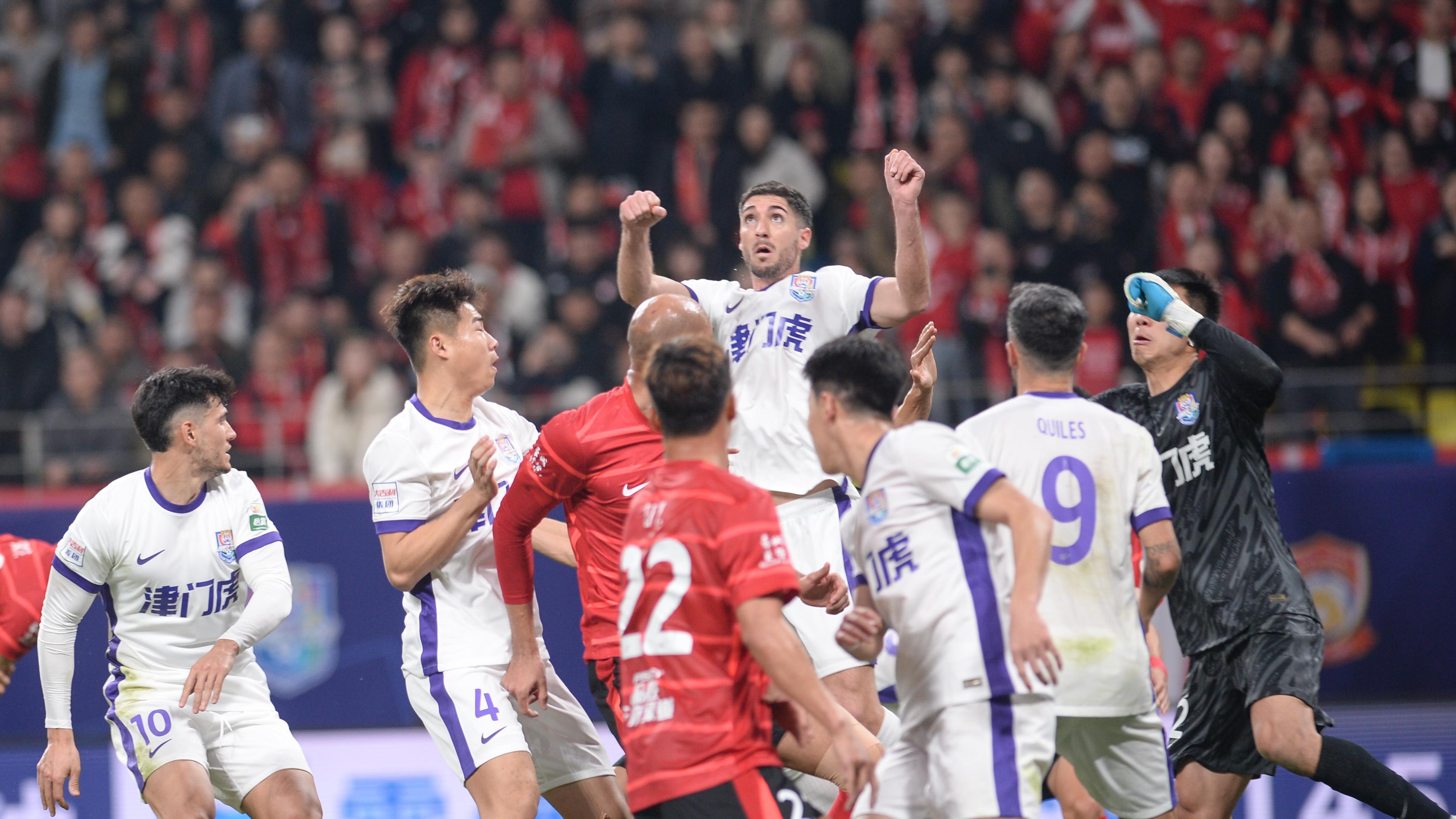 中超红牌风云：蓉城十人苦战，津门虎客战蓉城终破咒！